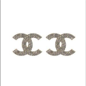 NWT Stud Earrings gold toned